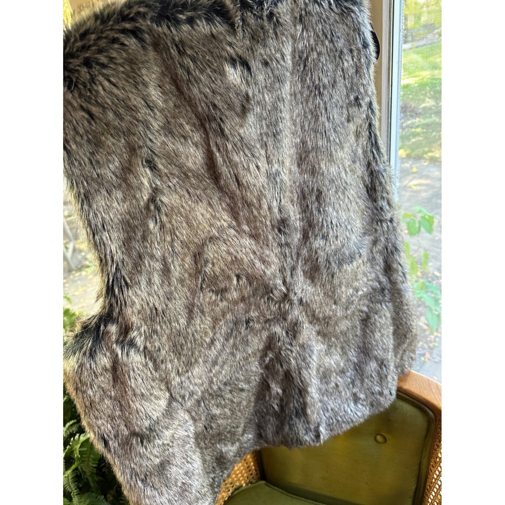 Banana Republic Womens Faux Fur Vest XL Gray Brown Open Front Chain Detail - Picture 9 of 9